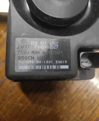 Audi A4 S4 B8 8K Alarm system siren 1K0951605C
