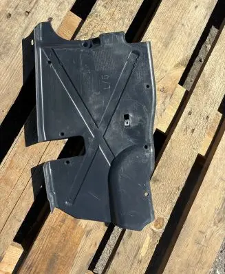 Opel Vivaro Engine splash shield/under tray 8200505043 3857407