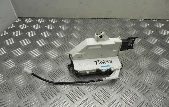 Loading door lock