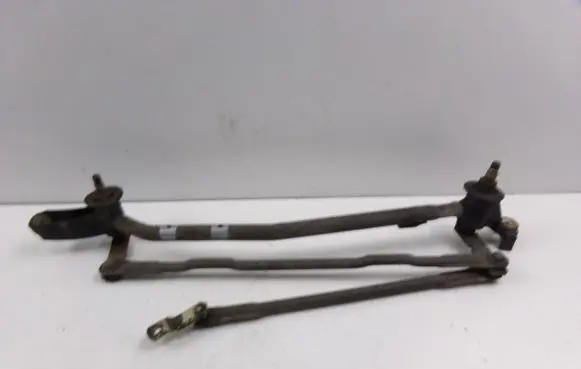 Nissan Almera Tino Front wiper linkage 
