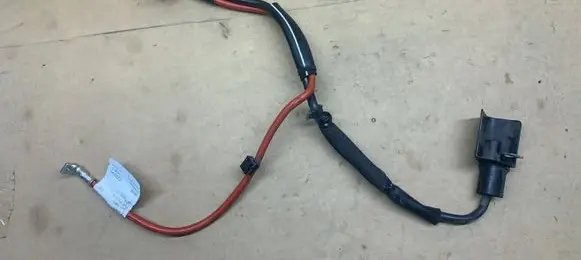 Volkswagen Golf VII Positive cable (battery) 5Q0971228A 6569