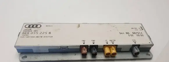 Audi A4 S4 B6 8E 8H Aerial antenna amplifier 8E9035225B