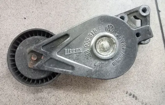 Volkswagen New Beetle Generator/alternator belt tensioner 038903315F