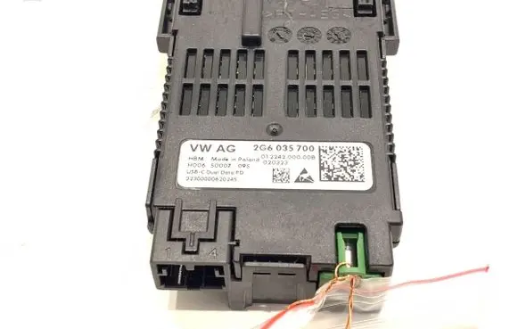 Volkswagen T-Roc USB socket connector 2G6035700