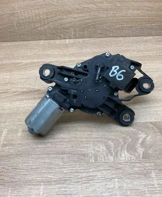 Volkswagen PASSAT B6 Rear window wiper motor 1K6955711C 0390201800