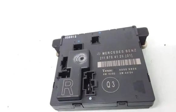 Mercedes-Benz E W211 Door control unit/module 2118704126