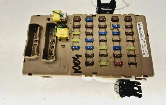 Subaru Outback Fuse box set 82201AJ00A 040411