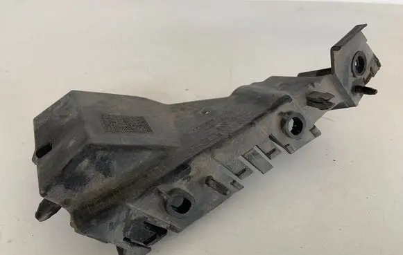 Audi Q5 SQ5 Fender mounting bracket 8R0807283C