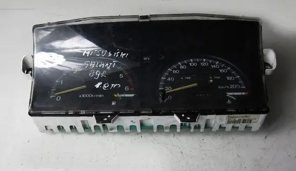 Mitsubishi Galant Speedometer (instrument cluster) MB5215062