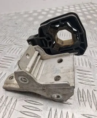 BMW 5 F10 F11 Radiator mount bracket 7186513 7211161 7207151