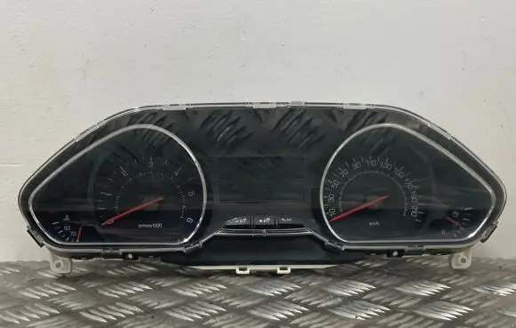 Peugeot 208 Speedometer (instrument cluster) 9805400480