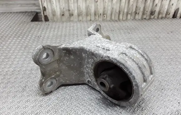 Mitsubishi Grandis Gearbox mount