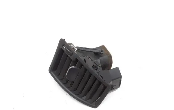 Volvo XC90 Dash center air vent grill 3409399