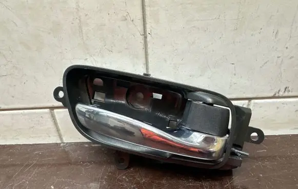 Renault Koleos II Front door interior handle 