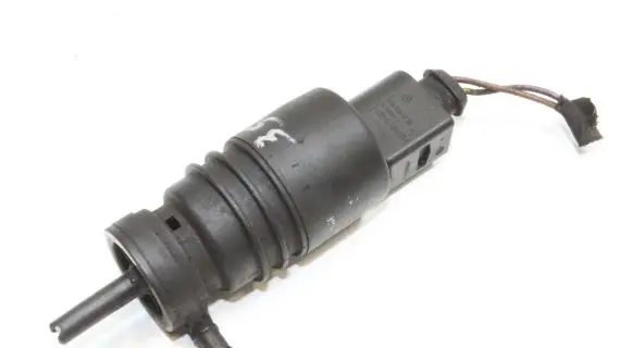 Mercedes-Benz CLK A209 C209 Windscreen/windshield washer pump