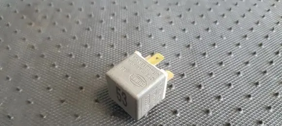 Volkswagen Transporter - Caravelle T4 Other relay 141951253B 4RA003510-29