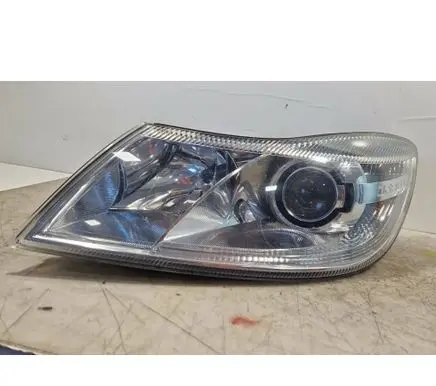 Skoda Octavia Mk2 (1Z) Headlight/headlamp 