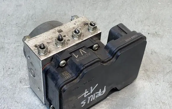Toyota Prius (XW50) ABS Pump 11304041030 4451047070