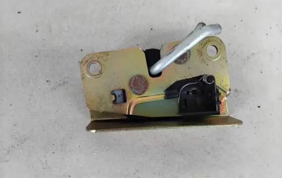 Toyota Avensis T250 Seat back rest lock catch 