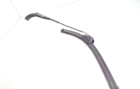 Renault Megane II Windshield/front glass wiper blade 8200036912