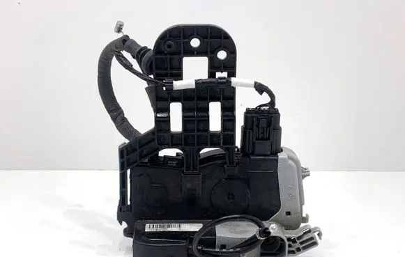 Hyundai ix20 Front door lock 813101K000