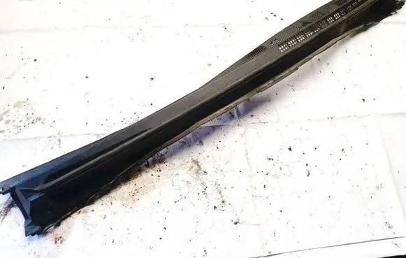 Honda FR-V Wiper trim 74200sjdg000 74200-sjd-g000