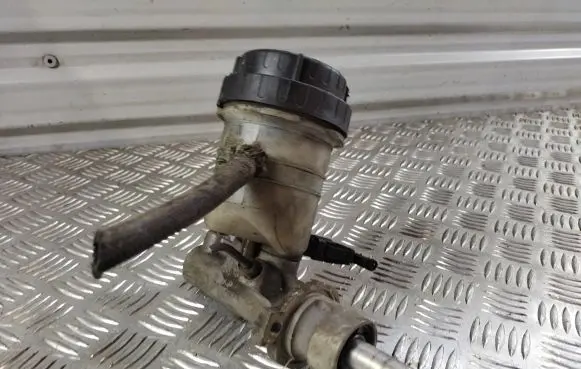 Volvo S40, V40 Master brake cylinder