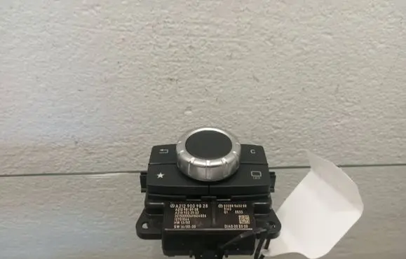 Mercedes-Benz CLS AMG C219 Head unit multimedia control A2129009828 A2129018908 A2189022502