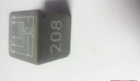 Audi A6 S6 C5 4B Other relay 8A0951253B