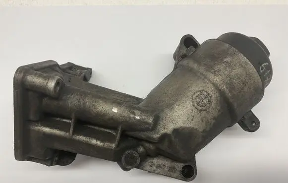 BMW 5 E39 Oil filter cover 2247229