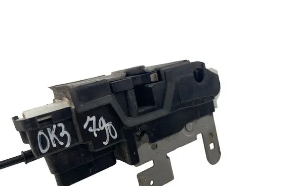 Volvo V40 Front door lock 31391825