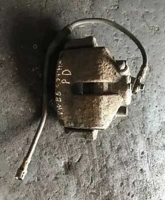 Volkswagen PASSAT B6 Front brake caliper