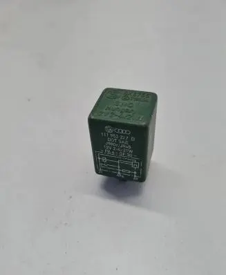 Volkswagen Golf IV Other relay 111953227D J590CJ945