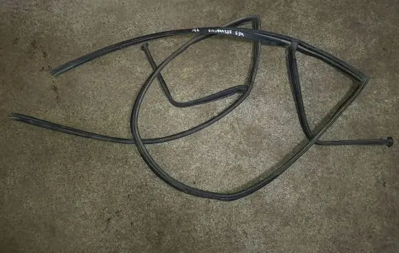 BMW 5 E34 Engine compartment rubber 51711944588