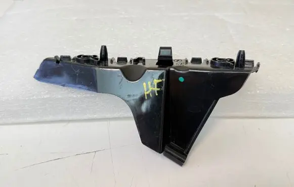 Opel Corsa F Front bumper mounting bracket 9829335780