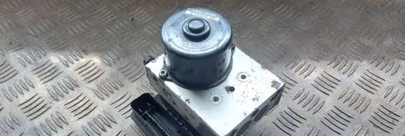 Volvo V70 ABS Pump 30793445 P30793444