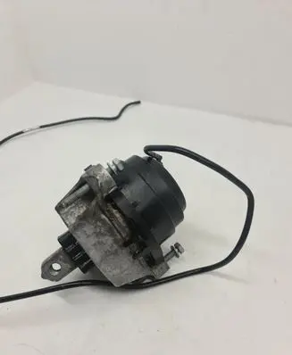 BMW 7 G11 G12 Engine mount bracket 686048202