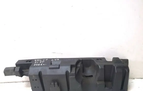 Other engine bay part
