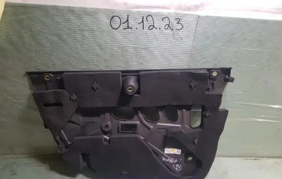 Volkswagen Touareg III Engine splash shield/under tray 761863082