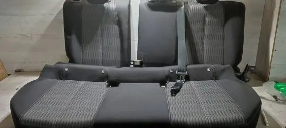 Opel Corsa F Second row seats 