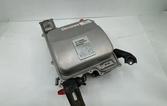 Toyota Prius (XW20) Voltage converter inverter G920047120