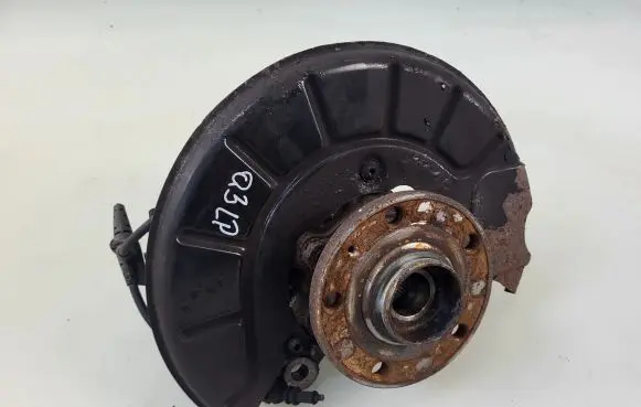 Audi Q3 8U Front wheel hub