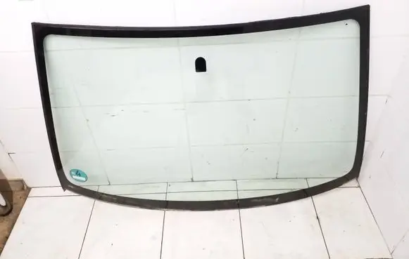 Toyota Yaris Front windscreen/windshield window 43r009452 As1
