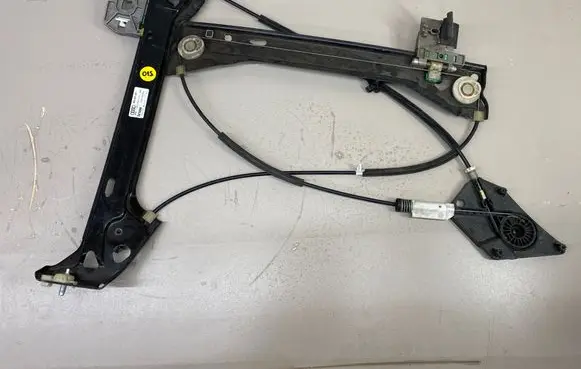 Audi TT TTS RS Mk3 8S Front door window regulator with motor 8S0837461 C16078101