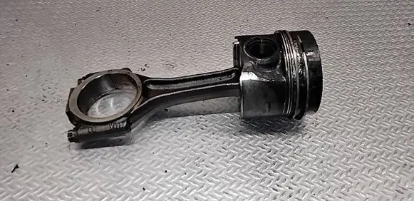 Volkswagen Transporter - Caravelle T5 Piston with connecting rod 