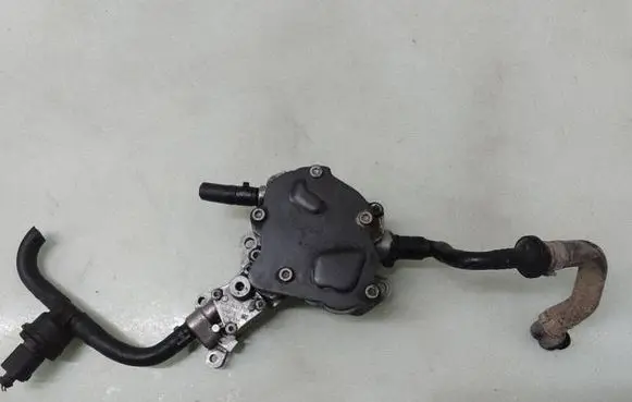 Audi A3 S3 8P Vacuum pump 038145209K