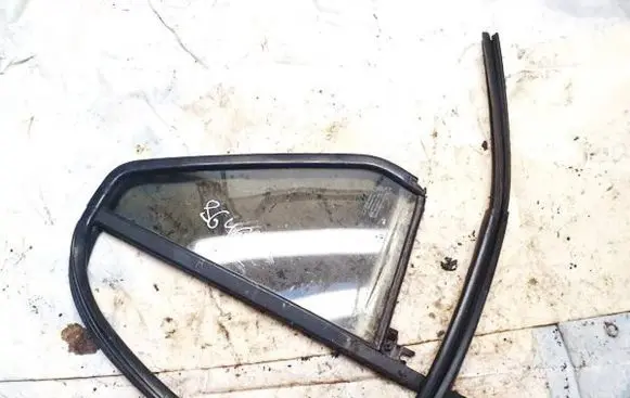 Hyundai Santa Fe Rear vent window glass 