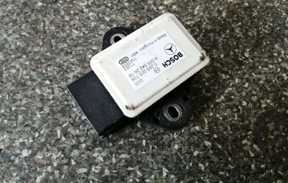 Mercedes-Benz E W212 ESP acceleration yaw rate sensor 0265005735 A0055422618