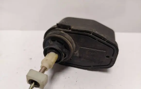 Audi 80 90 B3 Headlight level adjustment motor 893941295 00437520