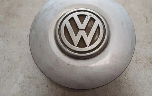 Volkswagen Golf III Original wheel cap 1H0601149C